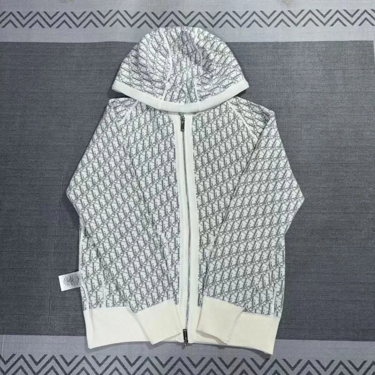 Clothing Set — Item 6761 3