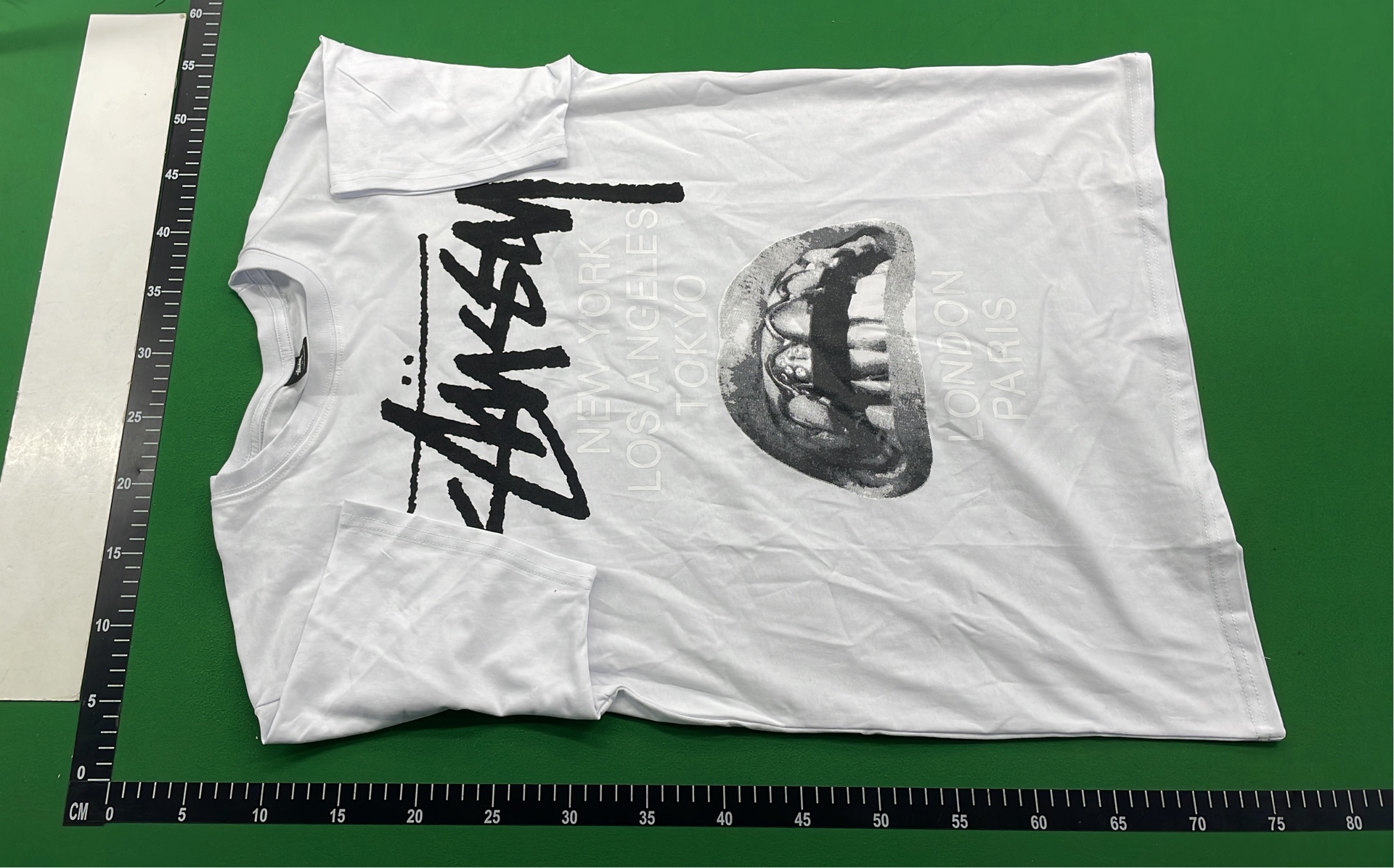 T-Shirt — stu*ssyT 8