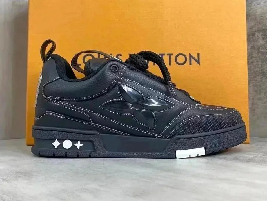 Sneakers — #6823 3