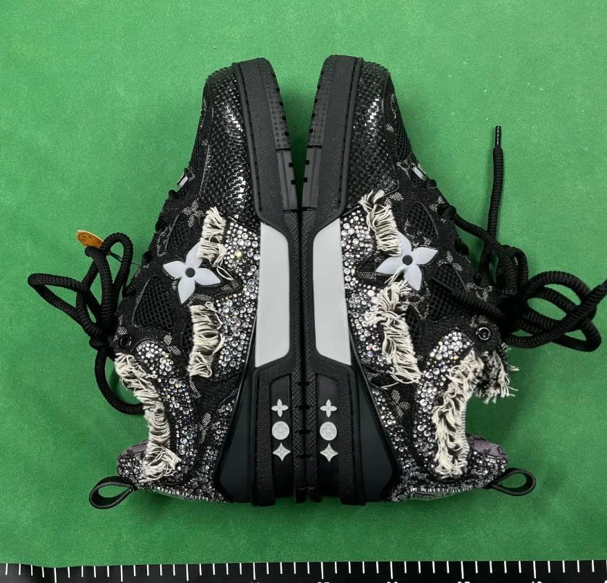Sneakers — #6823 4