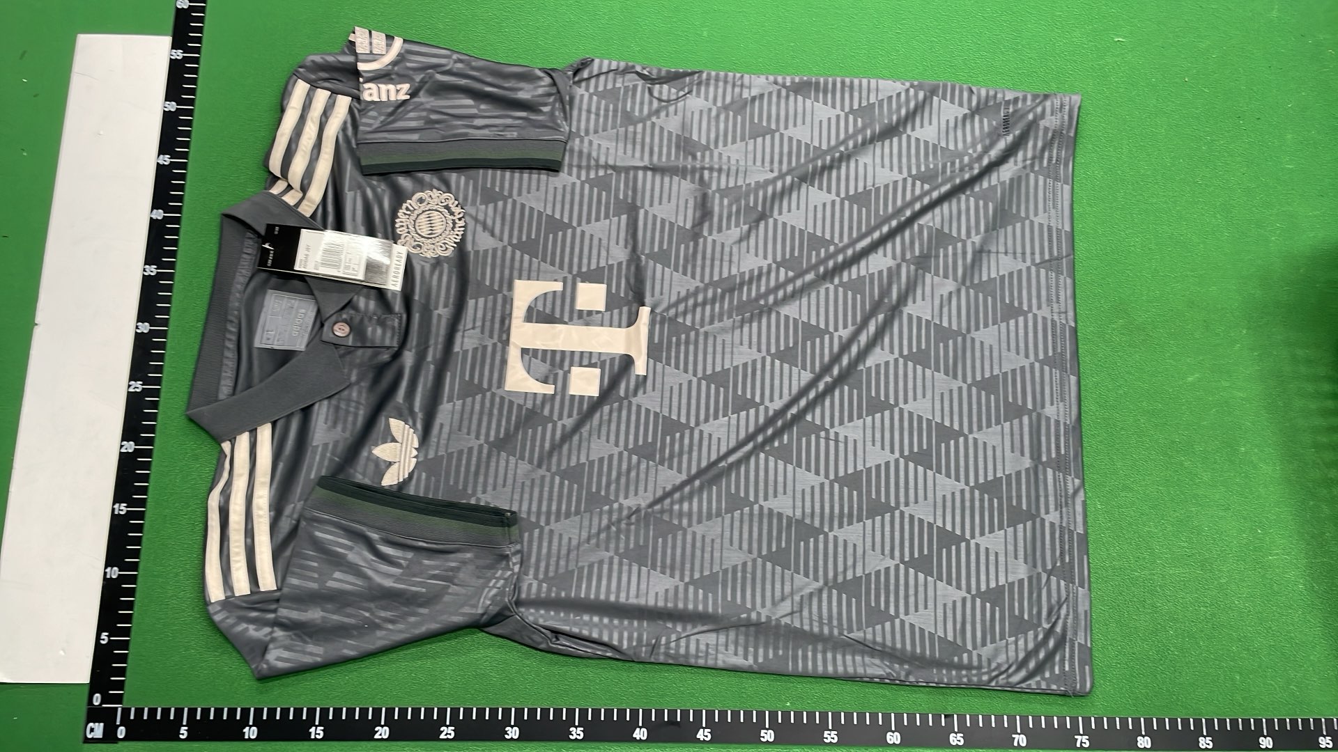 Ronaldo’s same Saudi Riyadh Victory Club jersey 8