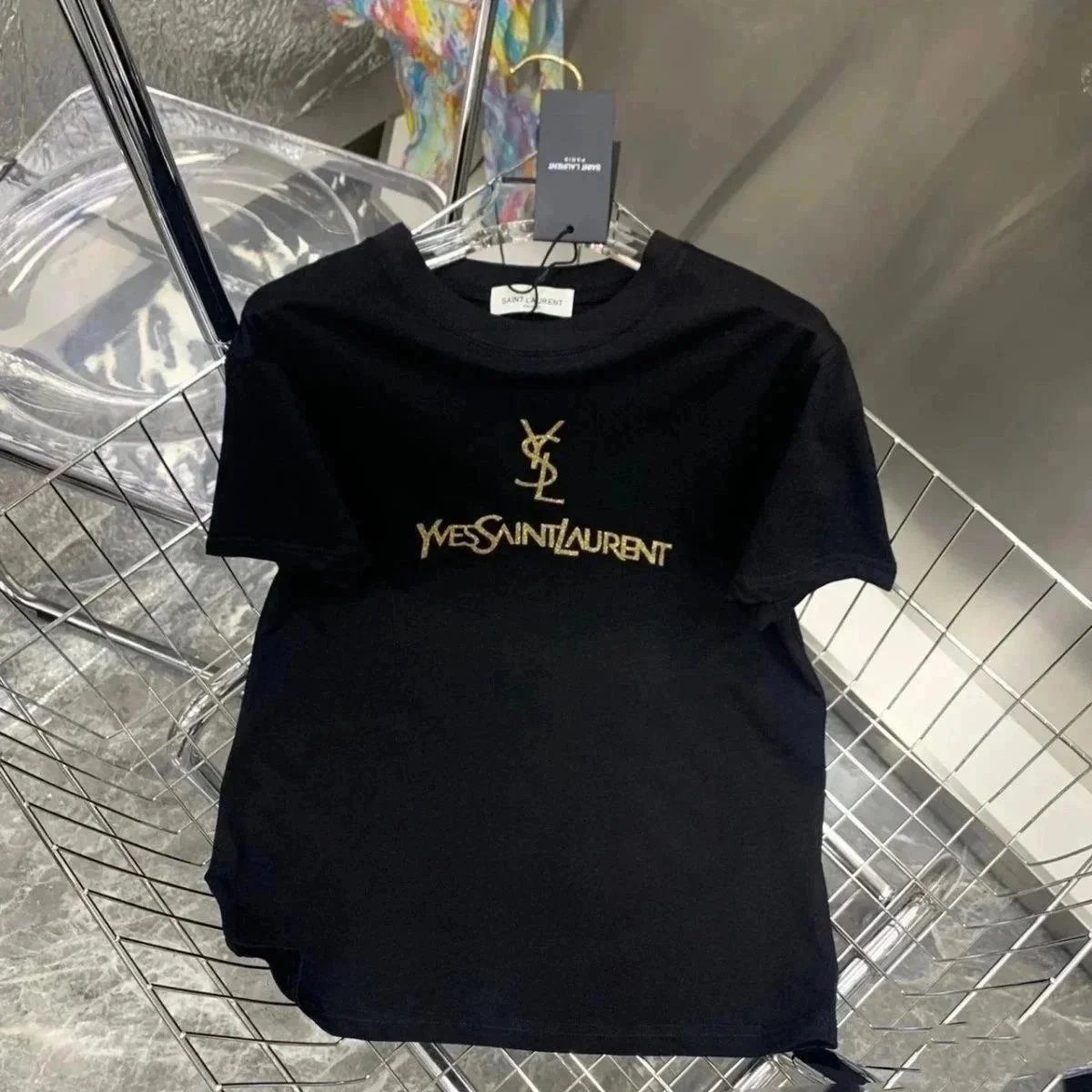 SFashionable and Short-Sleeve Top