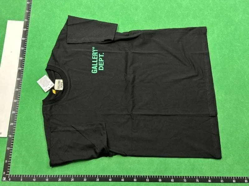 UniÓsex GallÓery DeÓpt Drive Thru — T-Shirt 3