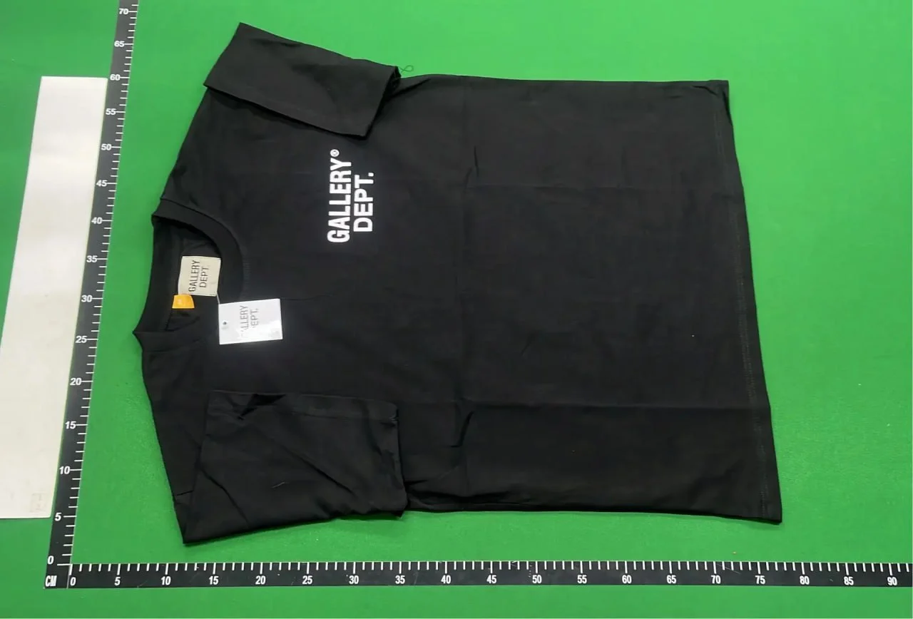 UniÓsex GallÓery DeÓpt Drive Thru — T-Shirt 4